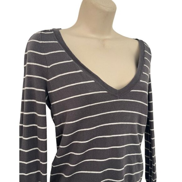 J. Crew Womens Sz XXS Gray & White Striped V-Neck Pullover Sweater - Picture 2 of 5